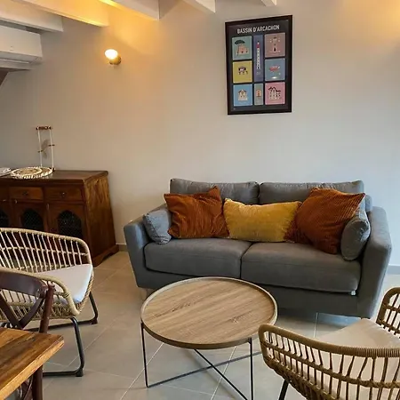 Du Centre Apartment